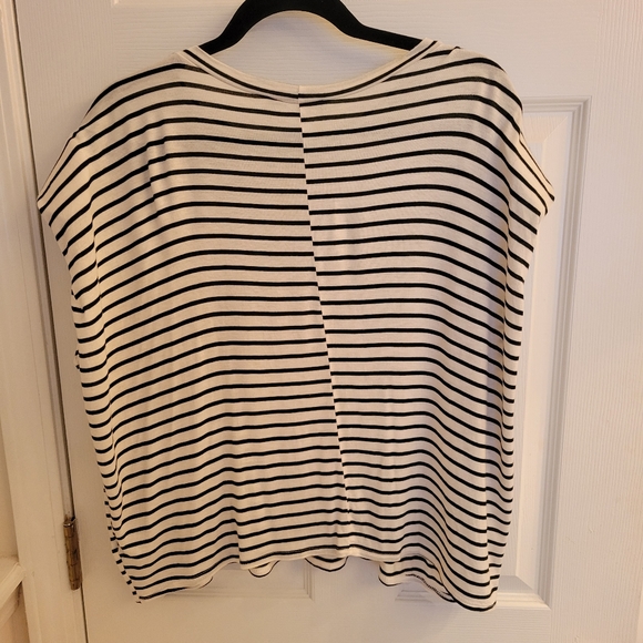 Lulus Black n White Striped muscle tee - Picture 6 of 6